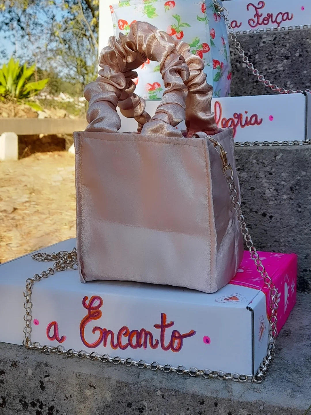 Mala * A Encanto * — Scrunchie Bag Exclusiva - Coleção 5 Sentidos