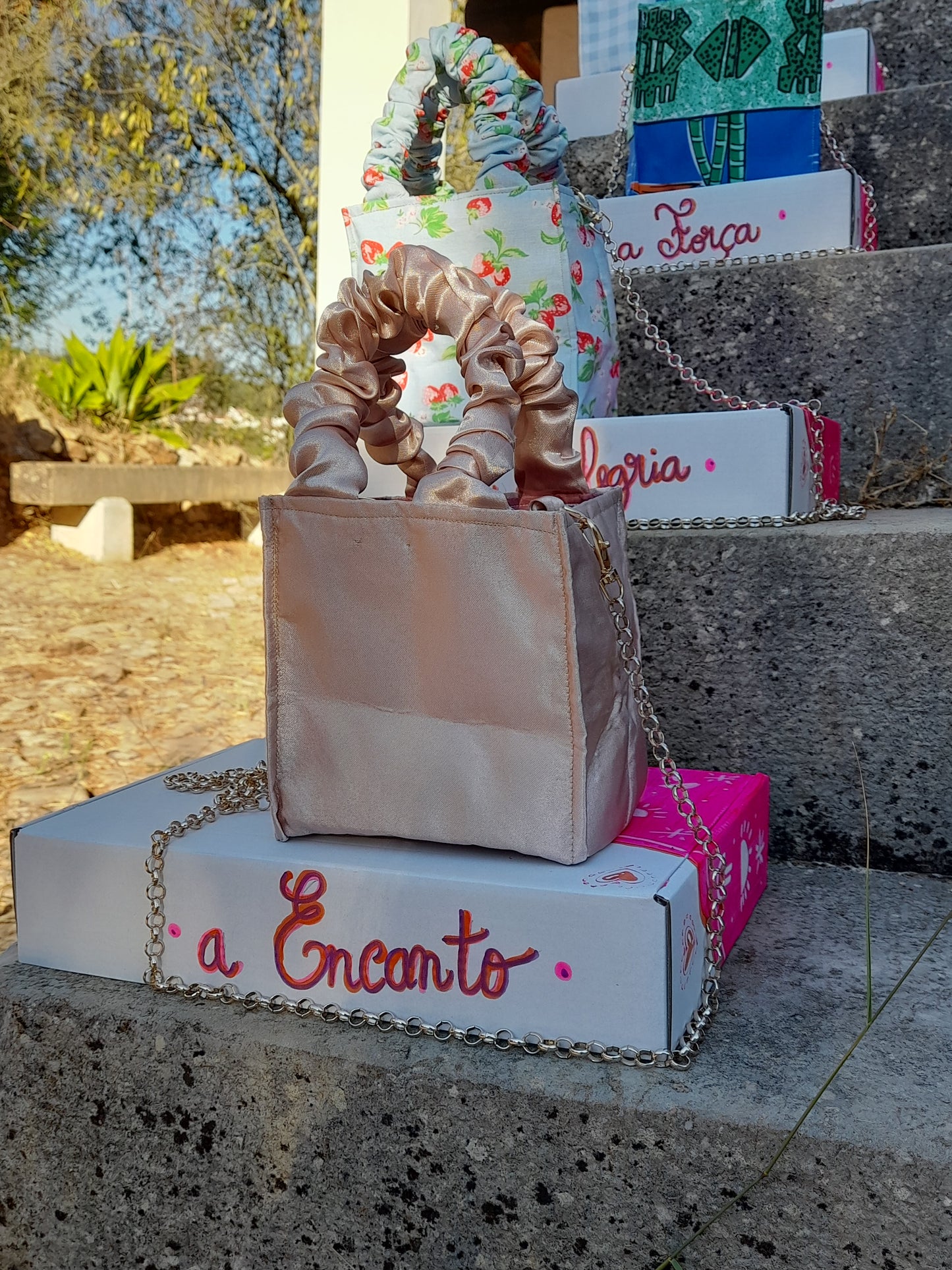 Mala * A Encanto * — Scrunchie Bag Exclusiva - Coleção 5 Sentidos
